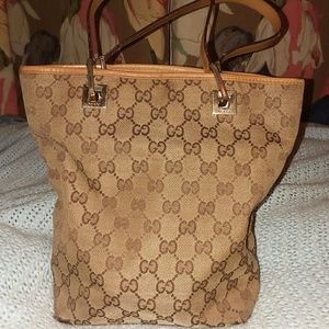 Authentic Vintage Gucci purse 100%